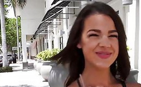 She gets Persuaded to have Quick Outdoors Sex for Cash